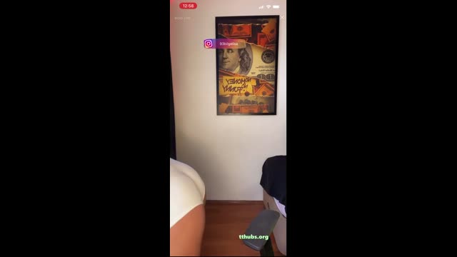 Evde Duvara Yaslanip Poz Veriyor · Bilgelisa İfşa Videosu